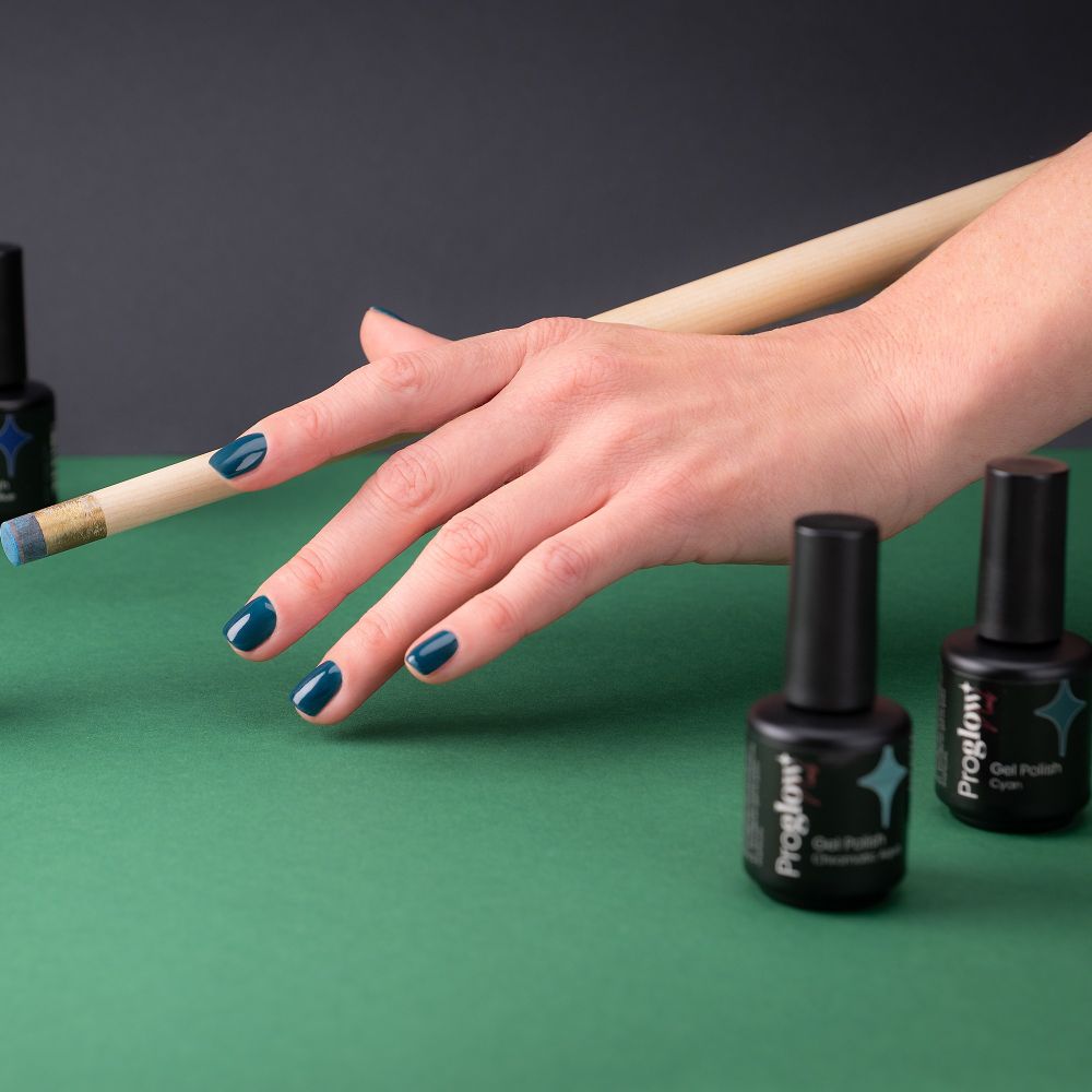 Die besten teal und blaue-Nagellacke für den Winter 2026