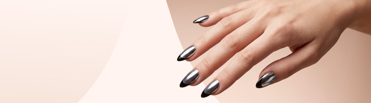 3in1 Blackhole: Das ideale Schwarz für Chrome-Nägel!