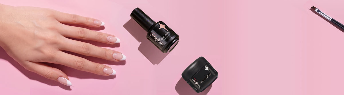 Manicure francuski